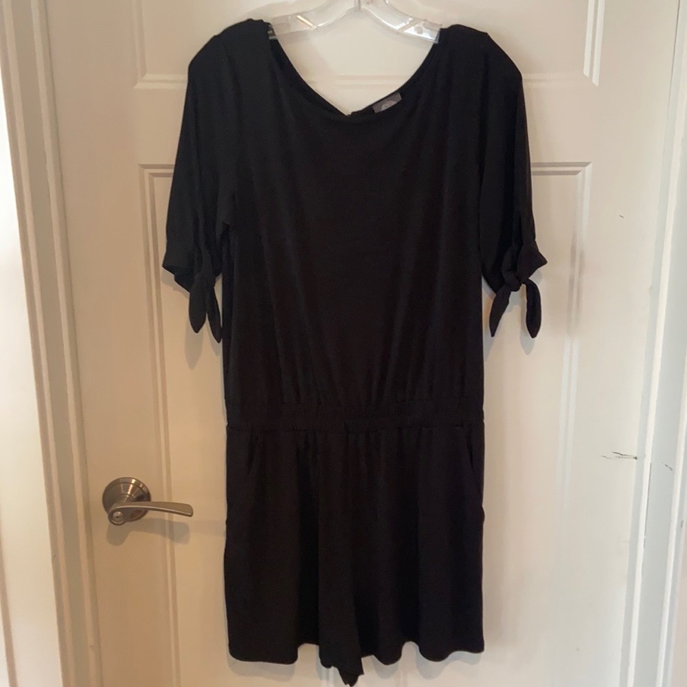 Vince Camuto-Black-Size M-shorts onesie outfit